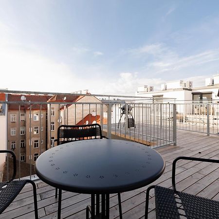 Symphony Apartments 42 - Modern Loft With Terrace And Grill In Central Location Bécs Kültér fotó