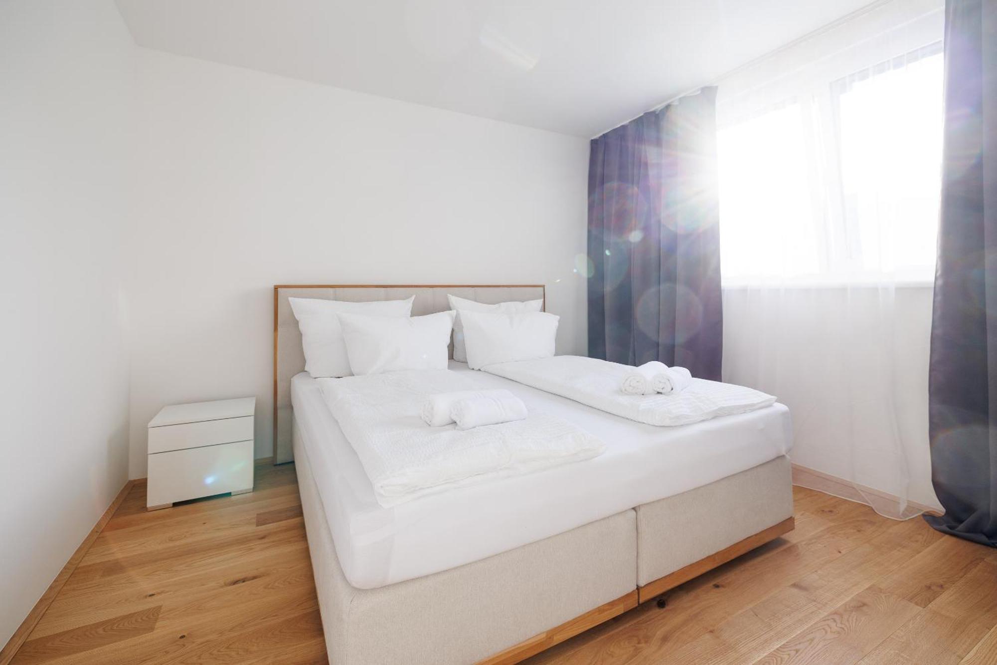 Symphony Apartments 42 - Modern Loft With Terrace And Grill In Central Location Bécs Kültér fotó