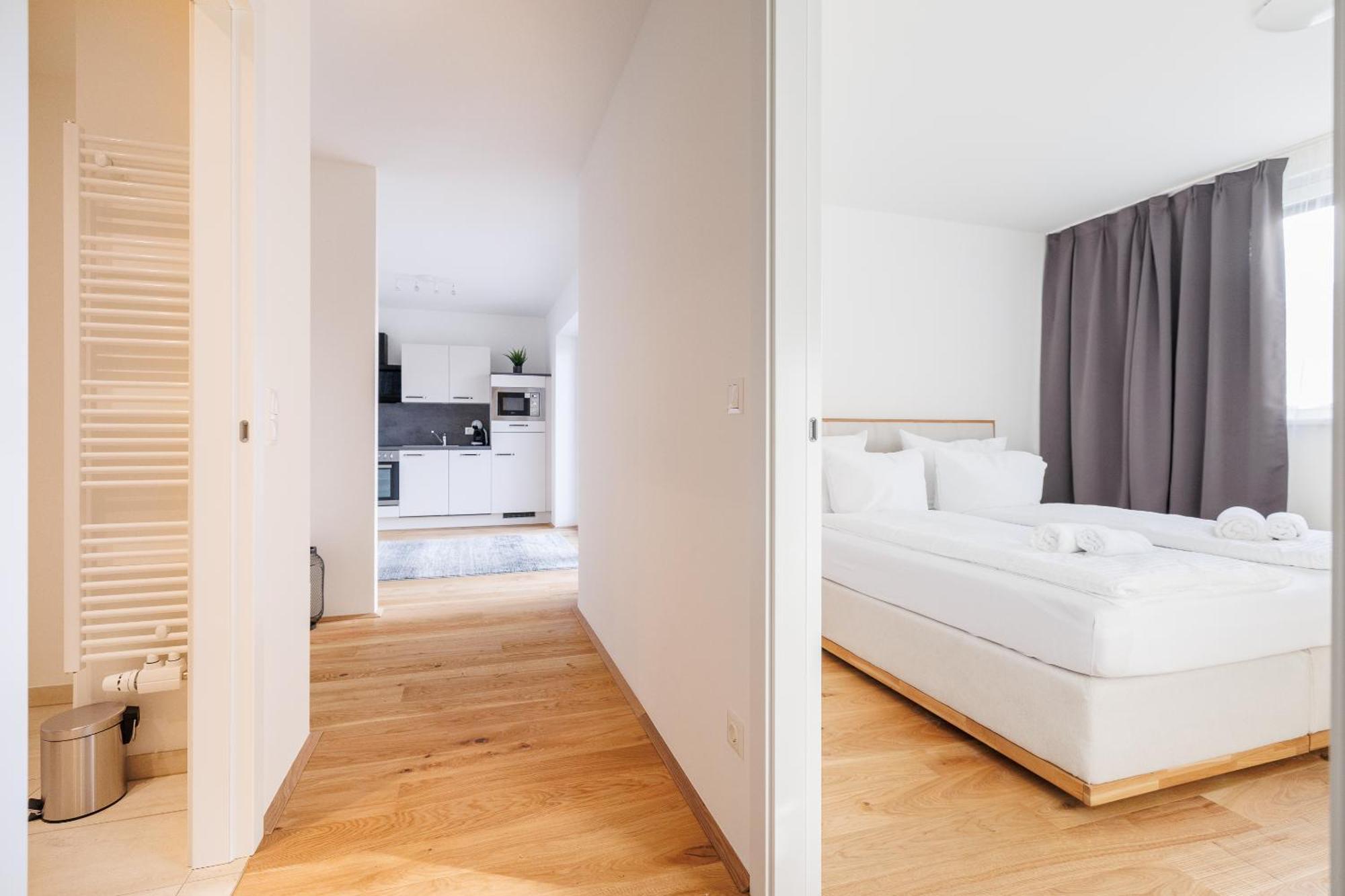 Symphony Apartments 42 - Modern Loft With Terrace And Grill In Central Location Bécs Kültér fotó